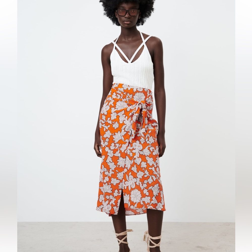 NWT Zara Printed Skirt